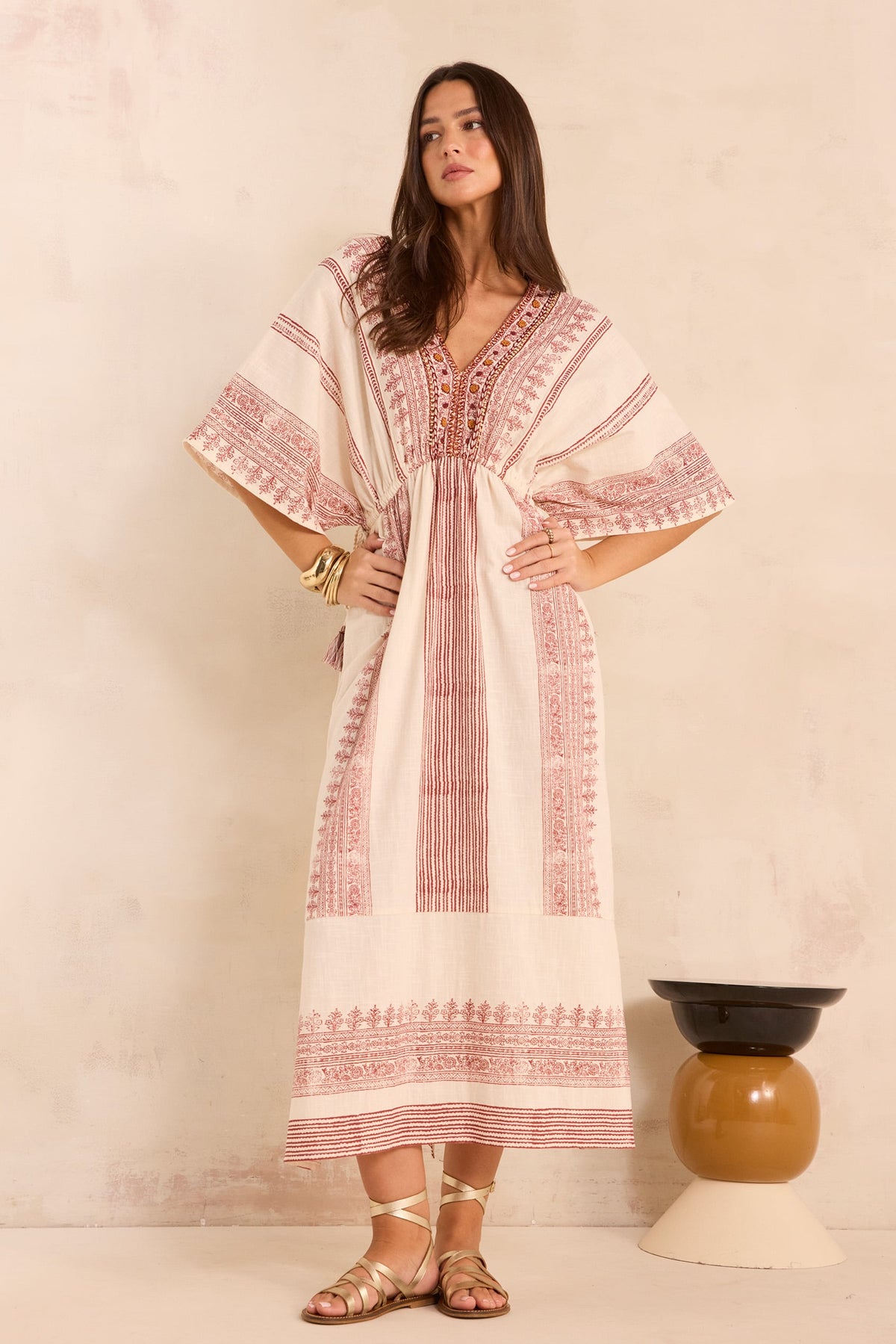 Robe brodée droite en coton MAE