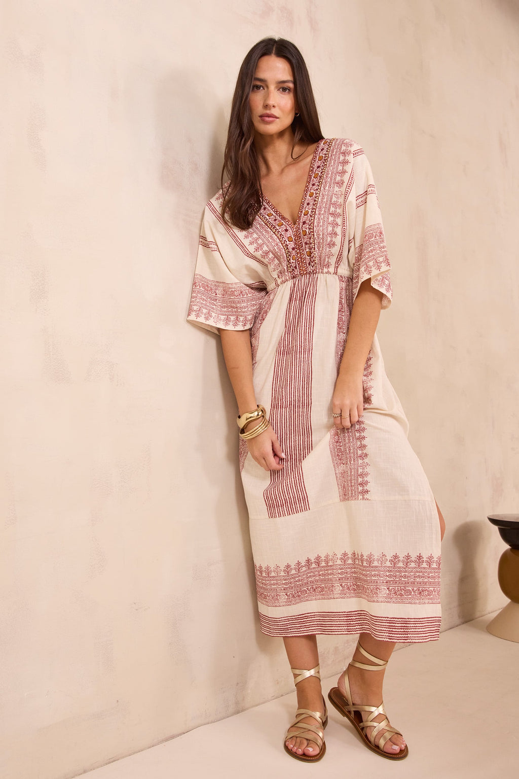Robe droite brodée en coton MAE